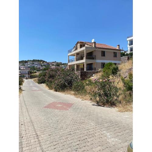 Çandarlı Lux with sea view with a pool