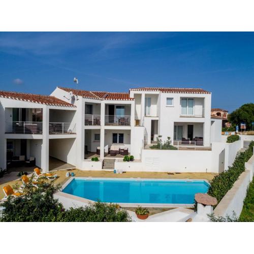 Caneis Apartments