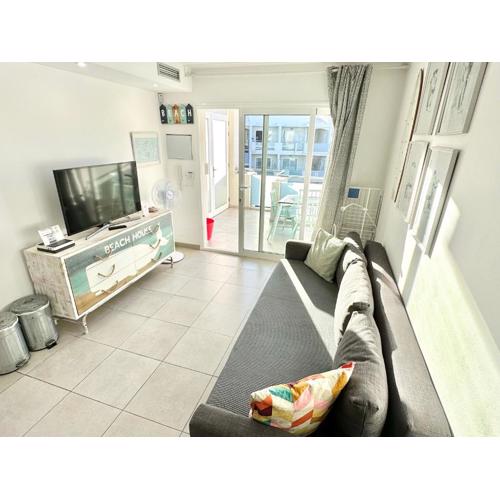 Canelita con piscina, soleada terraza amplia wifi y parking