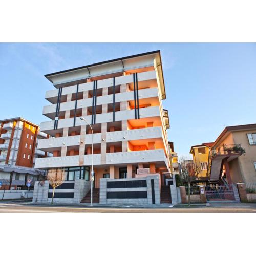 Capitol Apartments