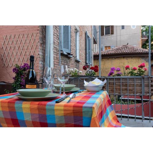 Capo di Lucca Home - in the historical center with terrace