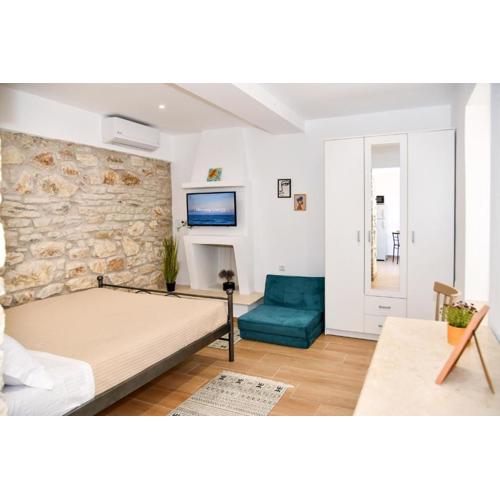 Captain theo apartment Annoula