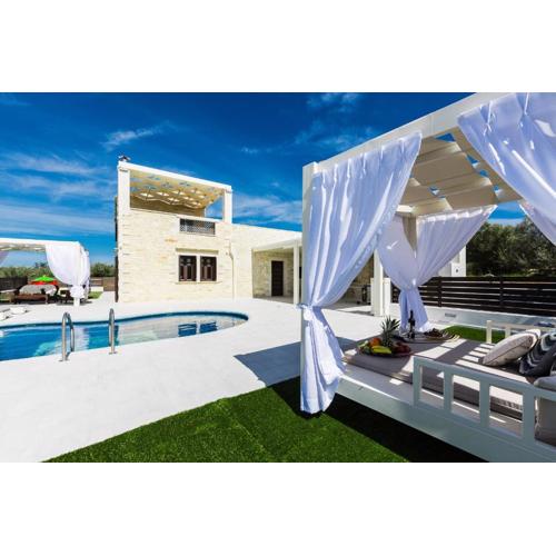 Caramel Villa, with 40m2 Pool & Spa Whirlpool, By ThinkVilla