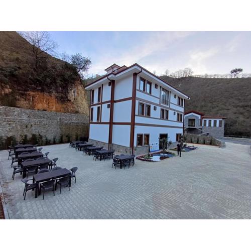 ÇARDAK ALTI OTEL
