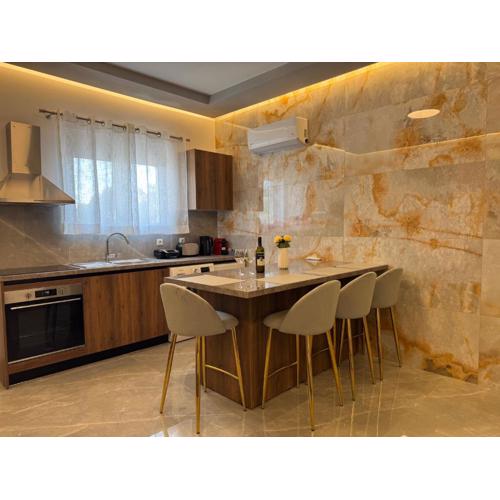 CARISSA SUITES a