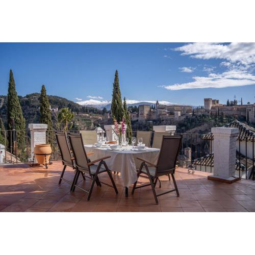 Carmen de los Moriscos - Alhambra views