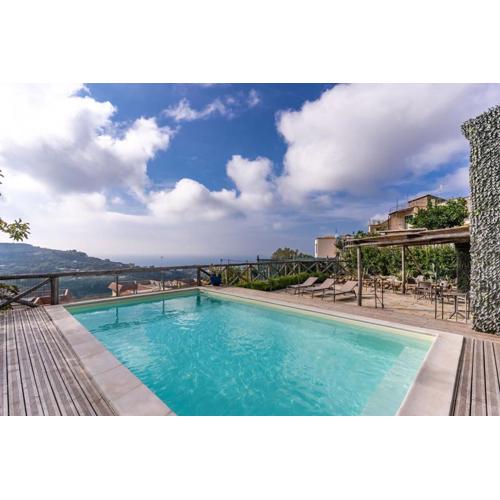 Cartenì Countryside Elegance Views and Guest Services