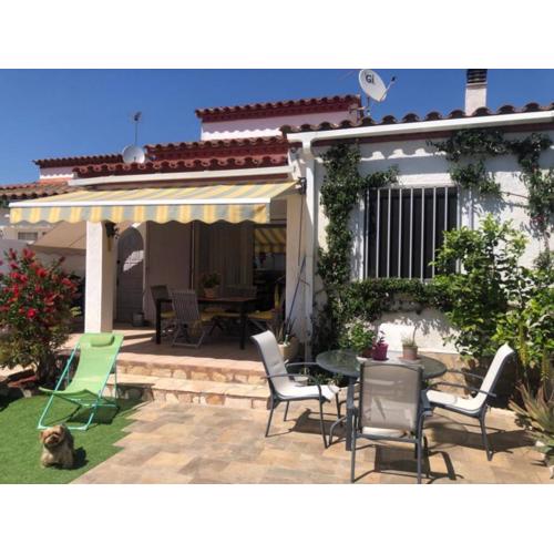 casa acogedora de 2 plantas empuriabrava
