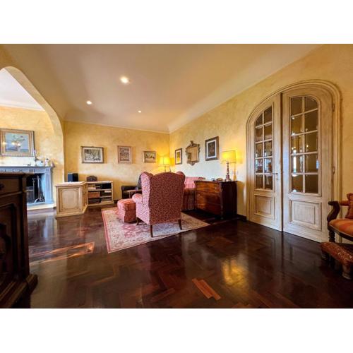 Casa al Cerchio - Luxury Apartment With View & Free Private Parking