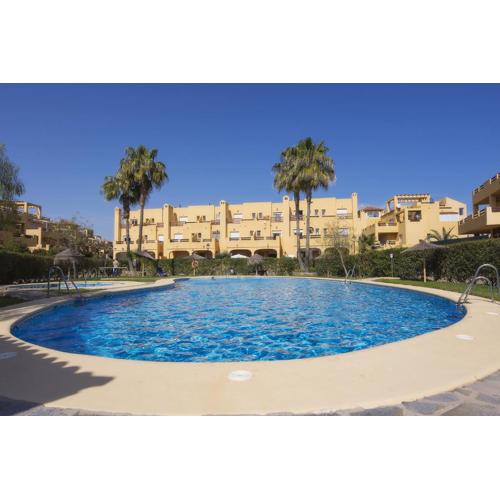 Casa Amarilla Bajo con Jardín Piscina Parking