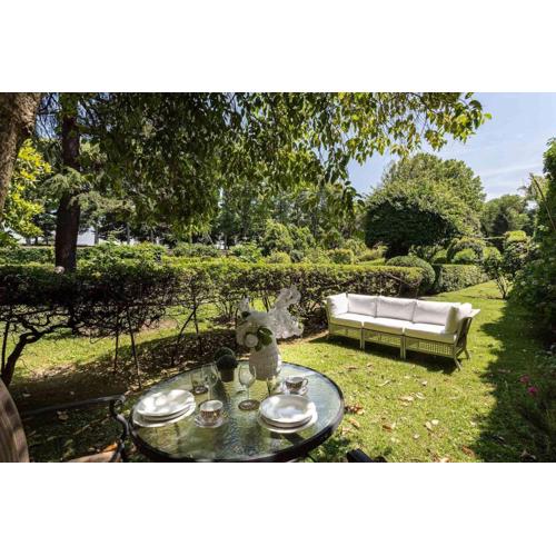 Casa Beatrice, an Apartment with Private Garden inside the Walls of Lucca