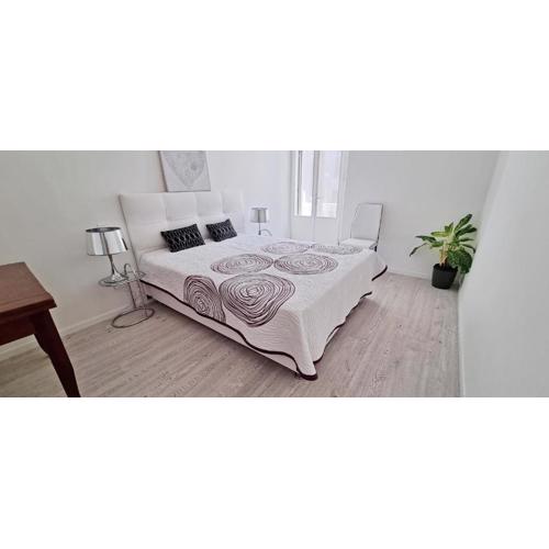 Casa Bianca - 2 Bedroom Design Apartment
