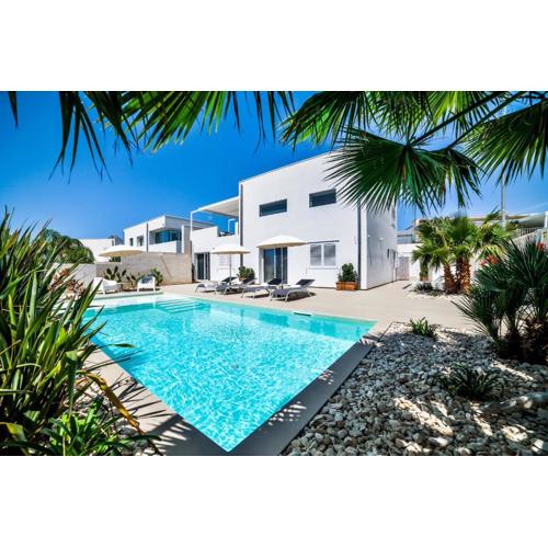 CASA BLANCA VILLA