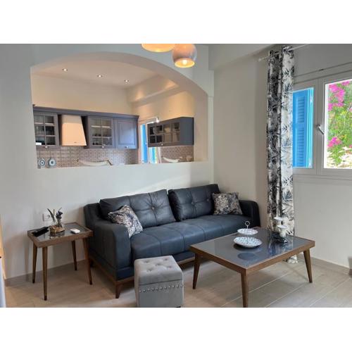Casa Blue Flower - Bright & Breezy Home
