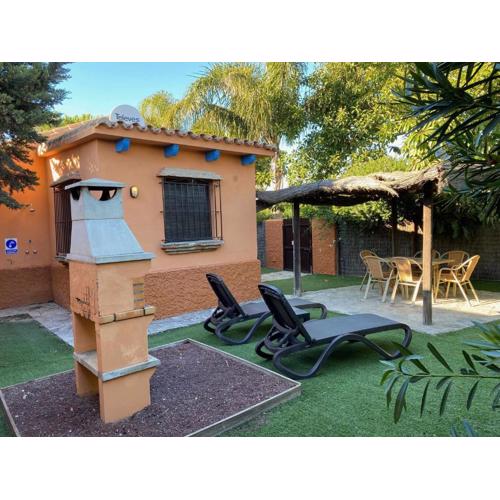 Casa Bungalows con jardín privado y piscina compa