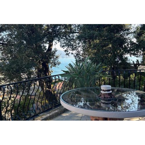 Casa Chiara with Terrace and Sea View