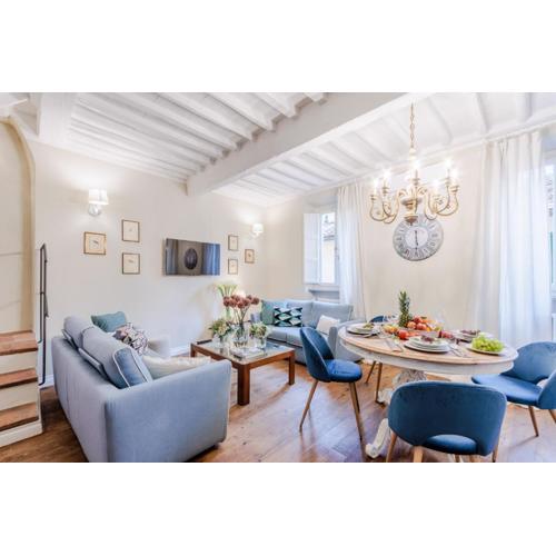 Casa Chiostro, a Central 3 bedrooms Apartment