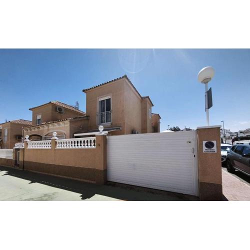 CASA CLARO Belle maison familiale tout confort, piscine, quartier résidentiel Los Balcones