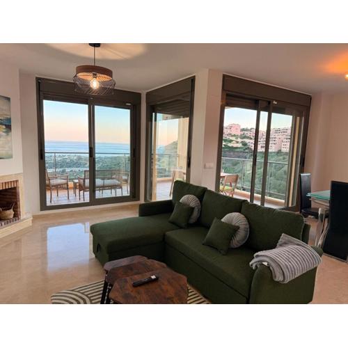 Casa Colon- Spacious 2BR! Views, Terrace & Beach