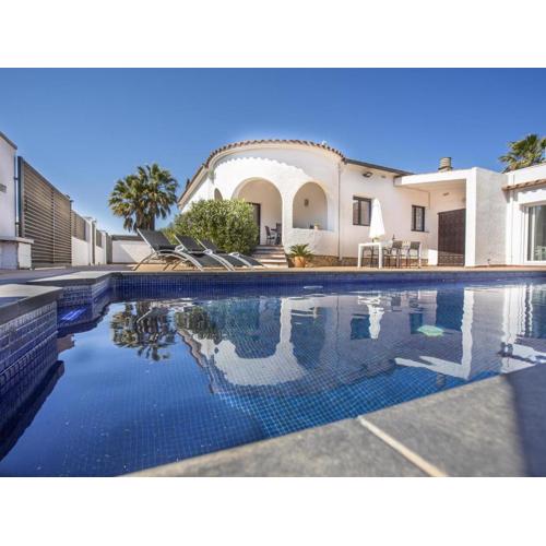 Casa con piscina, 5 dormitorios, cerca de la playa y centro - HISP-288-49
