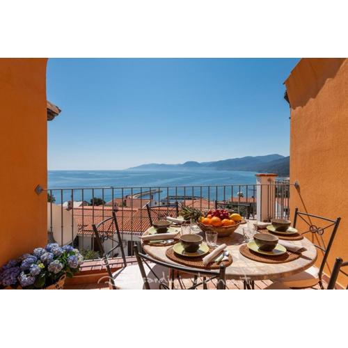 CASA CON VISTA MARE