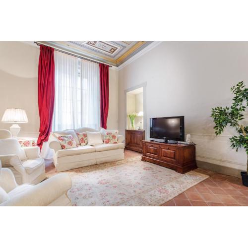 Casa Daniela, BEYOND THE EXTRAORDINARY Romantic Quiet Spacious Apartment Next to Guinigi Tower