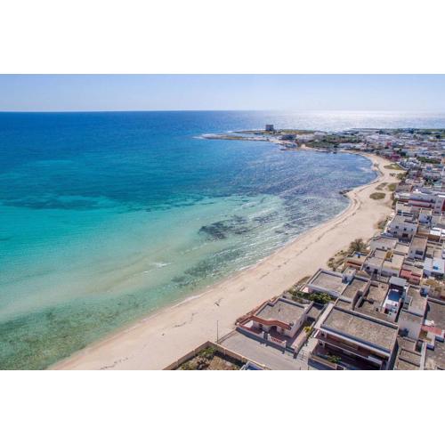 Casa Davide a soli 100 mt dalla spiaggia di Torre Lapillo