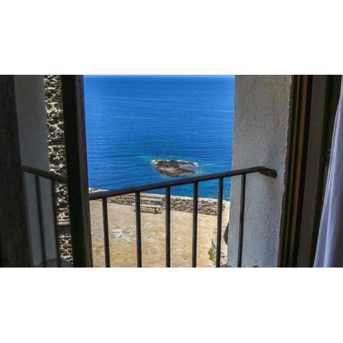 Casa De Lu Ventu Dimora Storica con Vista Mare Infinita