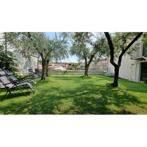 casa degli ulivi a Toscolano - House with garden near the beach cir LNI00059