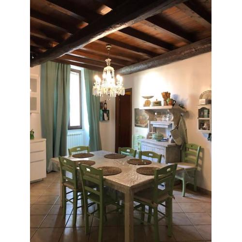 Casa dei Papi - Lovely 7 person apartment in medieval city center