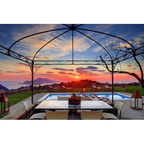Casa del Capitano with Heated Pool, Views and Concierge