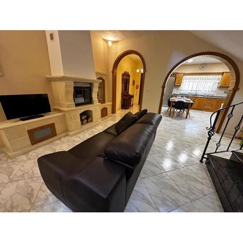 Casa Del Mare, 3Bedroom House in Marsaxlokk Fishing Village