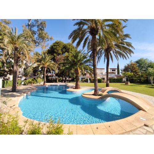 Casa dos piscinas y jardín privado, fibra 1 Gb