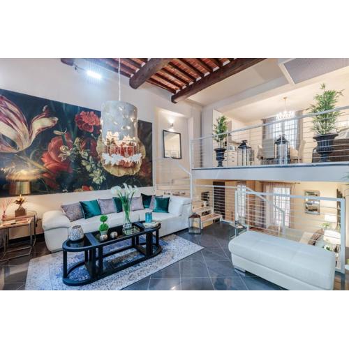 CASA EDA, Modern Contemporary Central Apartment inside the Walls of Lucca