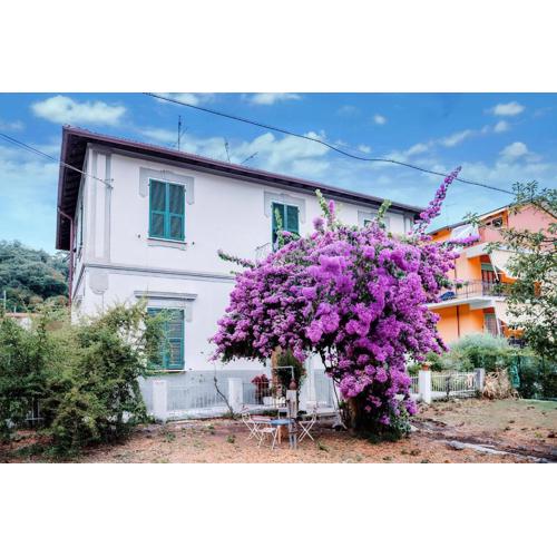 Casa elegante in mezzo al verde