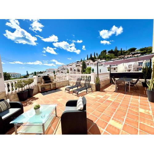 Casa en Nerja con gran terraza, muy luminosa y en tranquila urbanización