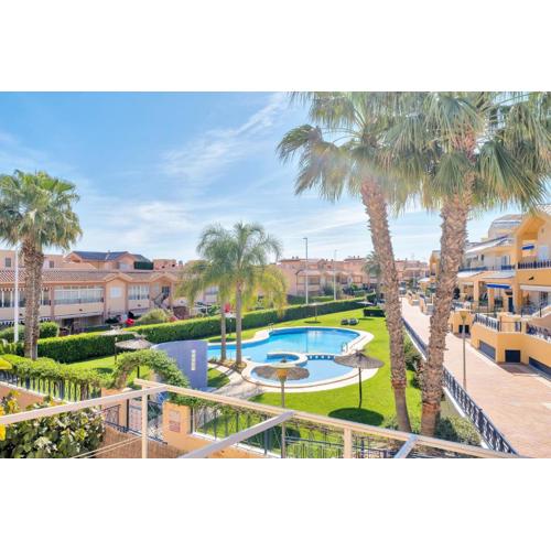 Casa en playa con piscina Novamar