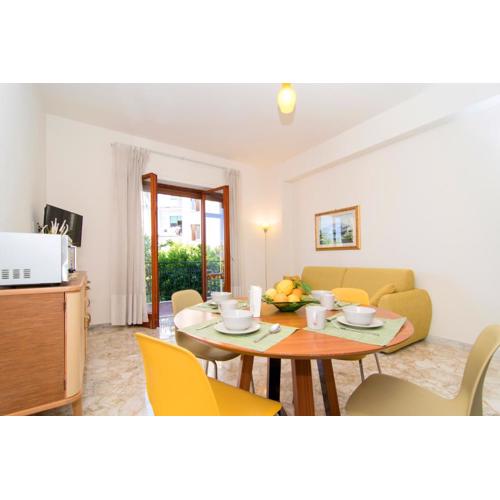 Casa Enza, for up to 5 people, Sorrento center