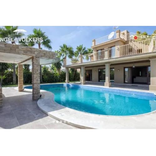 Casa Farah Villa Marbella Golden Mile Coral Beach behind ALDI