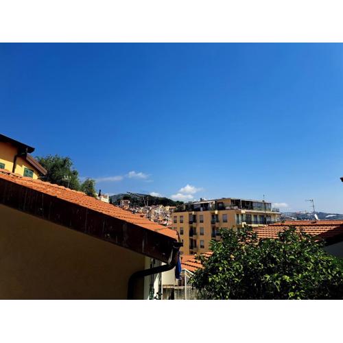 CASA FIORI - ZONA CENTRALE SANREMO , 7 min DALLE SPIAGGE