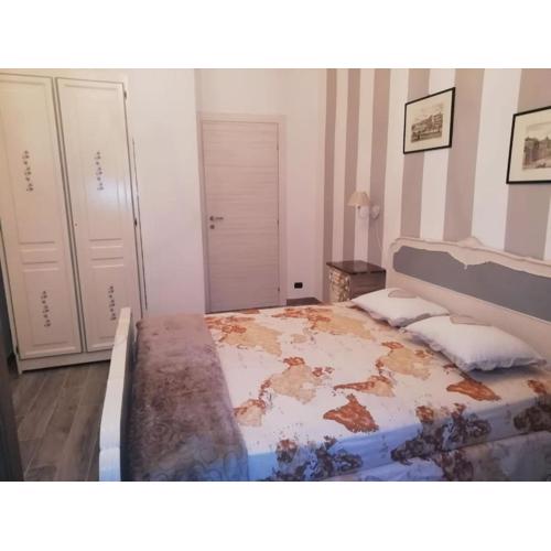 CASA FREJUS . COMODO AL CENTRO E AL POLITECNICO BUS 33 E 42