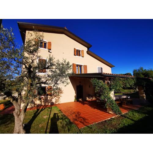 Casa Ghirlanda con Piscina e Campo da Tennis