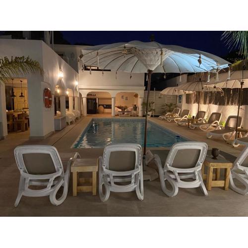 Casa Holandaluzas Marbella near Beach, with salt water Pool and private parking