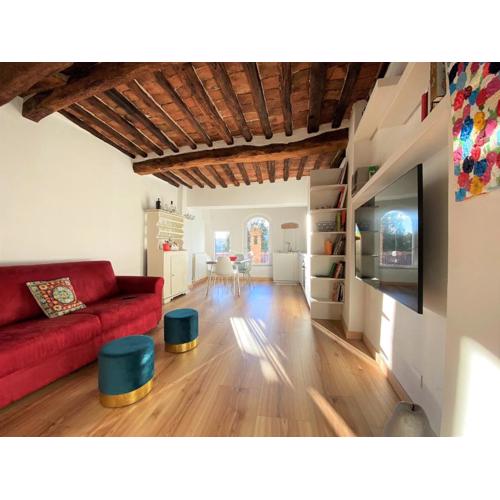 CASA ILARIA - Luminoso Appartamento con Vista nel Centro Storico