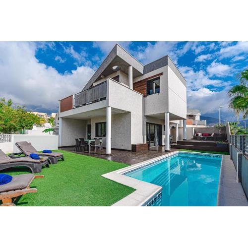 Casa independiente con piscina privada