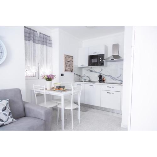Casa Liri Sanremo -centrale, moderna, 5min spiaggia, Ariston-