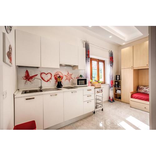 Casa Lolla, red rose in the heart of Sorrento