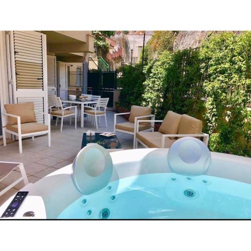 CASA MANDO with Terrace and Jacuzzi