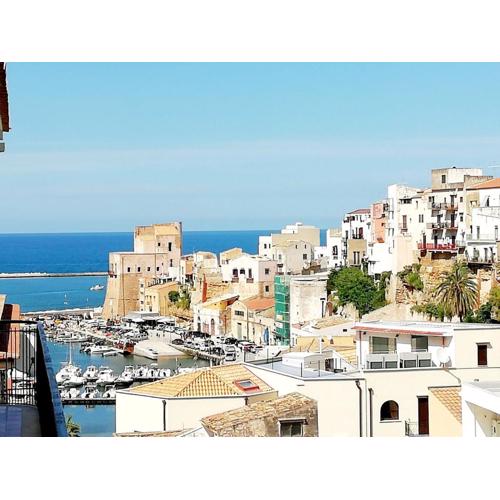 Casa Marina con vista sul castello