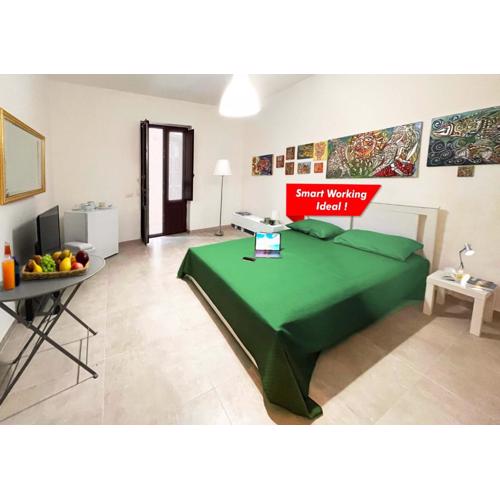 Casa Mariolina, brand new refurbished 2 bed apartment in the historical center